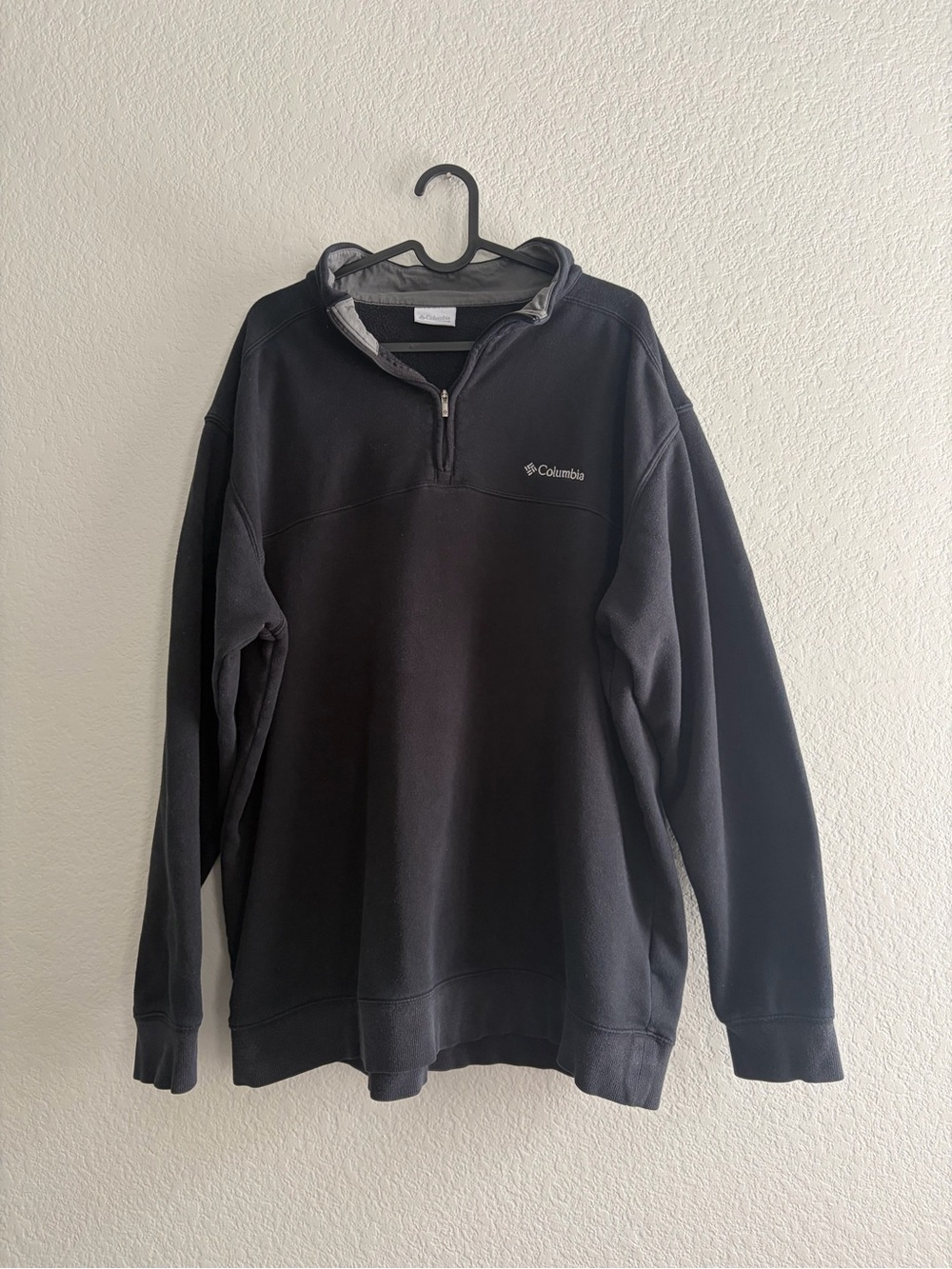 Columbia Men's Black Half-Zip Pullover